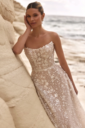 Selestia S10152 #3 frontface vertical cropped thumbnail