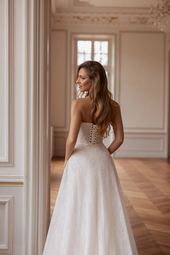 Selestia SB3209 #3 backface vertical cropped thumbnail