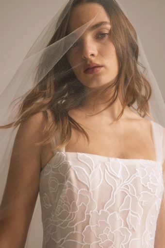 Nouvelle Amsale #Calypso Veil #6 frontface vertical cropped thumbnail