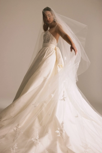 Nouvelle Amsale #Pepper Veil #1 vertical thumbnail