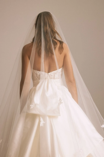 Nouvelle Amsale #Pepper Veil #12 backface vertical cropped thumbnail