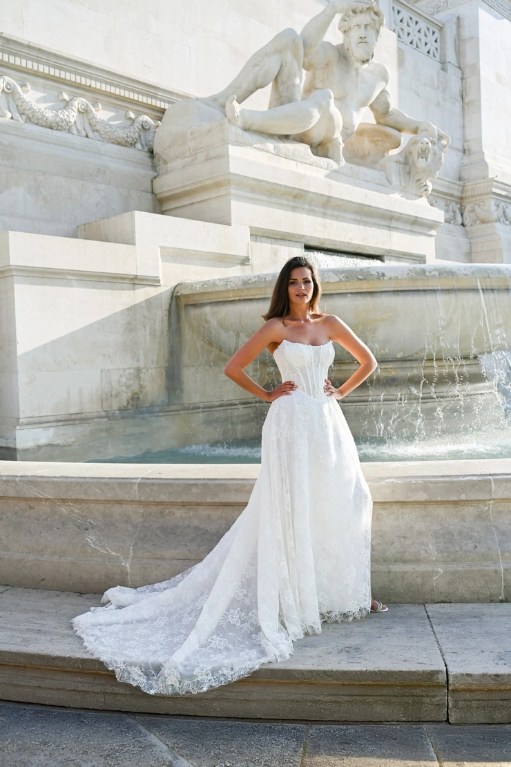 Dando London  Aurelia Default Image