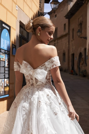 Gabbiano Bridal S3509 #3 backface vertical cropped thumbnail