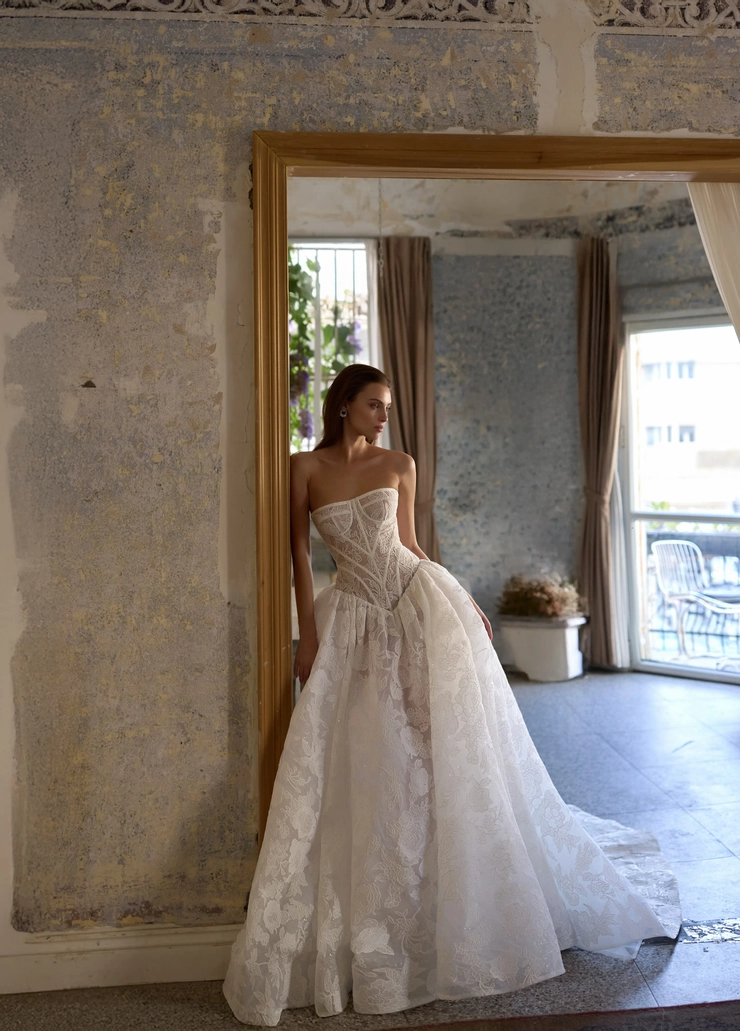 Eden Aharon Angelika Image