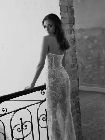 Eden Aharon Style #Florence #7 backface vertical cropped thumbnail