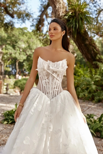 Oksana Mukha Style #2407 $3 frontface vertical cropped thumbnail
