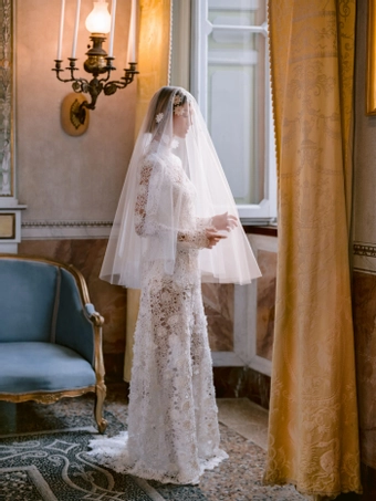 Monique Lhuillier #1 vertical thumbnail