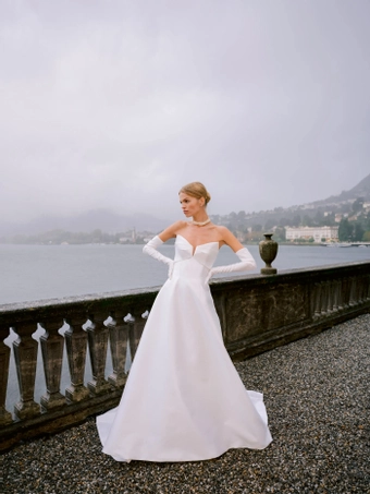 Monique Lhuillier #0 default frontface vertical thumbnail