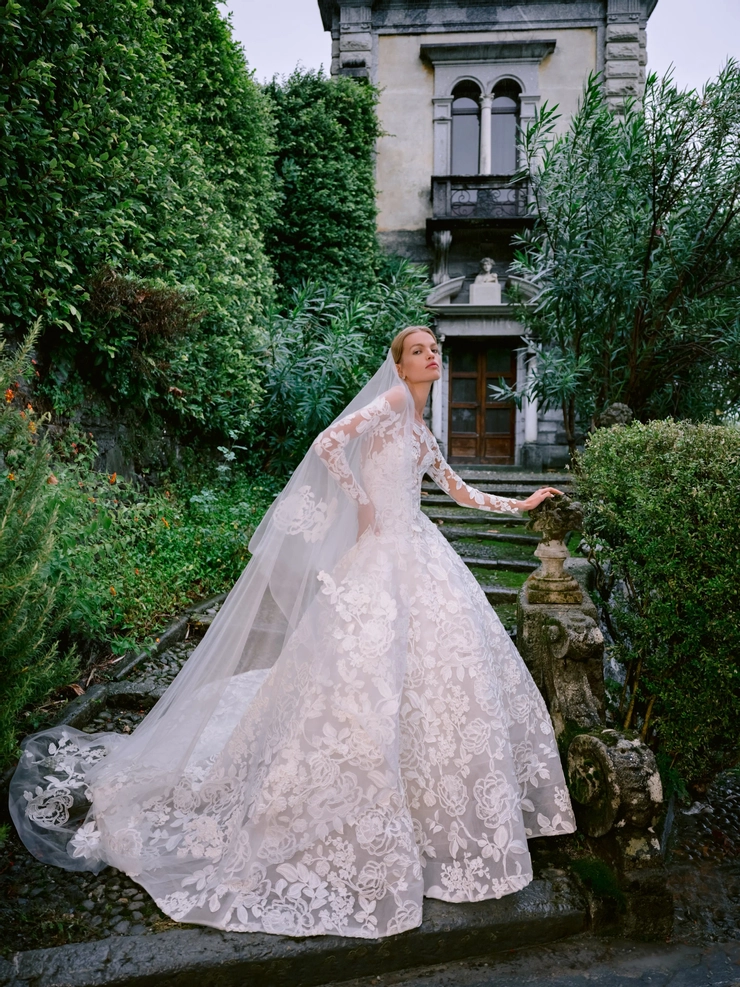 trumpet v neck lace wedding dress Trumpet Wedding Dress with Long Lace Sleeves – V-Neck Bridal Gown with Rhinestones and Sheer Floral Waist Plus Size Size 8 main image 1