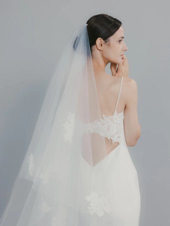 Beccar Style #Blanc #10 backface vertical cropped thumbnail