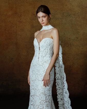 Beccar #Alaia #4 frontface vertical cropped thumbnail