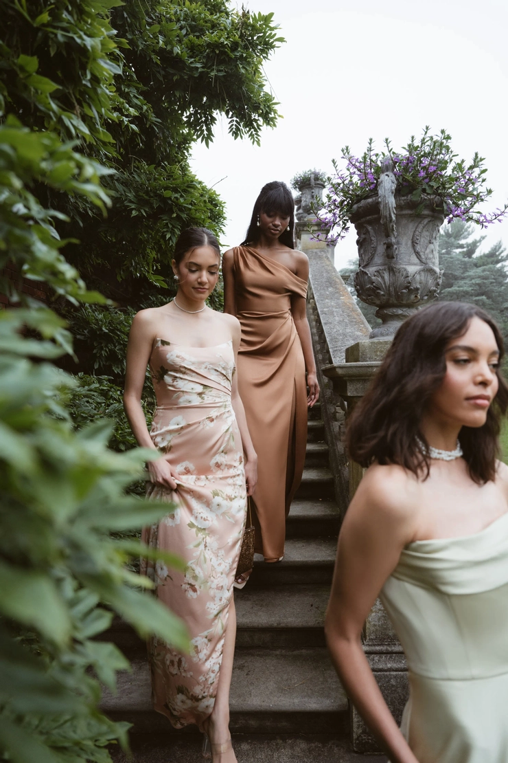 Jenny Yoo  Erin #16 frontface vertical cropped picture