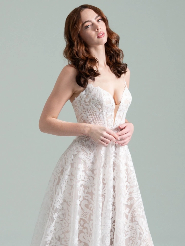 chinese dress ladies Hayley Paige Lilith Wedding Dress – Ball Gown with Scalloped Lace Trimming The Illusion V Neckline and Open Keyhole Back – Size 10 – Luxe Redux Bridal