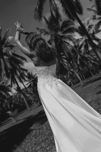 Alena Leena Anemone #8 backface vertical cropped thumbnail
