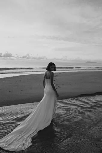 Alena Leena Yarrow #6 backface vertical thumbnail
