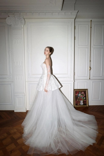 Choie Bridal Linea #4 vertical thumbnail