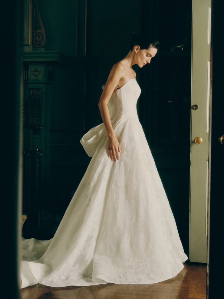 Bridal Spring Oscar De La Renta Wedding Dress 2019 Jude Jowilson New York Updated Prices The Bridal Spring Oscar De La Renta Wedding Dress 2019 Jude Jowilson New York Updated Prices The
