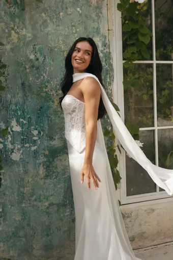 White April Lexie #3 frontface vertical cropped thumbnail