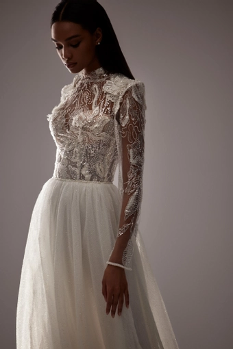 Milla Nova - White and Lace Style #Addison #1 frontface vertical cropped thumbnail