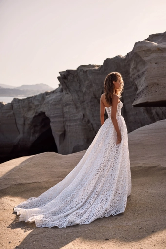 Milla Nova - White and Lace Style #Antuanetta #2 backface vertical thumbnail