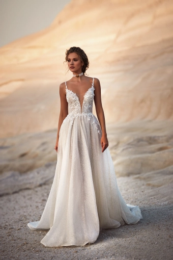 Milla Nova - White and Lace Style #Auretta #0 default frontface vertical thumbnail