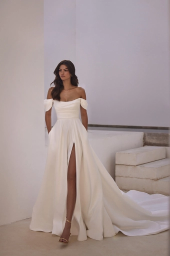 Milla Nova - White and Lace Style #Camelia #0 default frontface vertical thumbnail
