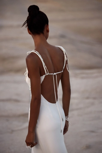 Milla Nova - White and Lace Style #Celestina #5 backface vertical cropped thumbnail