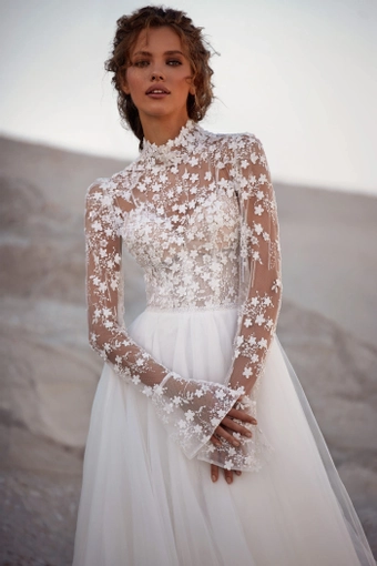 Milla Nova - White and Lace Style #Dolores #2 frontface vertical cropped thumbnail