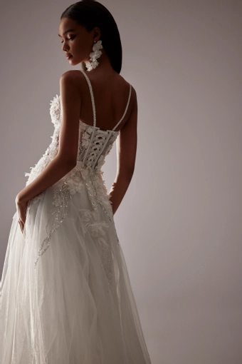 Milla Nova - White and Lace Style #Elada #3 default backface vertical cropped thumbnail