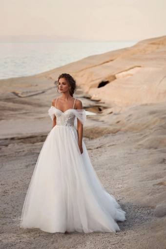 Milla Nova - White and Lace Style #Eliana #0 default frontface vertical thumbnail
