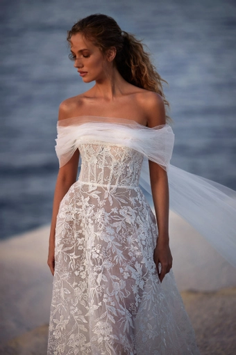 Milla Nova - White and Lace Style #Elodie #2 frontface vertical cropped thumbnail