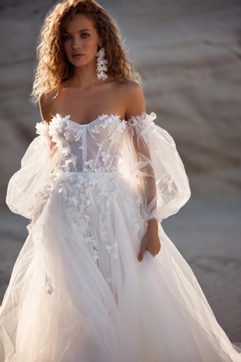 Milla Nova - White and Lace Style #Evelyn #2 frontface vertical cropped thumbnail