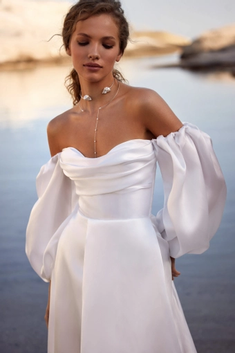 Milla Nova - White and Lace Style #Federica #1 frontface vertical cropped thumbnail