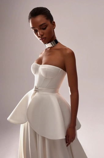 Milla Nova - White and Lace Style #Franca #5 frontface vertical cropped thumbnail
