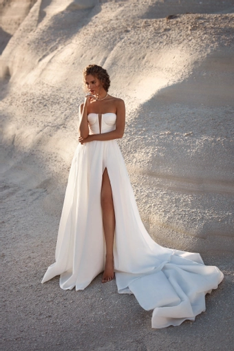 Milla Nova - White and Lace Style #Iman #0 default frontface vertical thumbnail