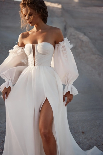 Milla Nova - White and Lace Style #Iman #3 frontface vertical cropped thumbnail