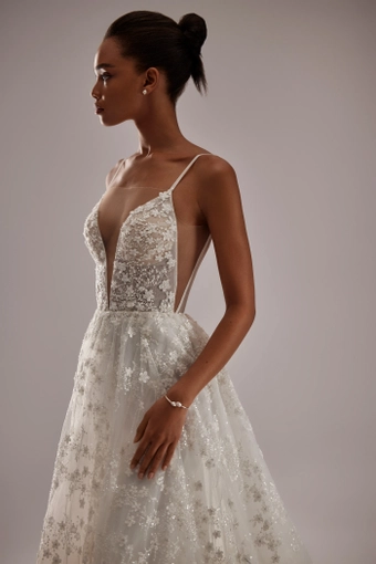 Milla Nova - White and Lace Style #Inessa #2 frontface vertical cropped thumbnail