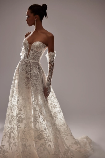 Milla Nova - White and Lace Style #Justine #3 frontface vertical cropped thumbnail
