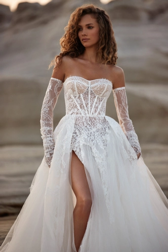 Milla Nova - White and Lace Style #Leah #2 frontface vertical cropped thumbnail