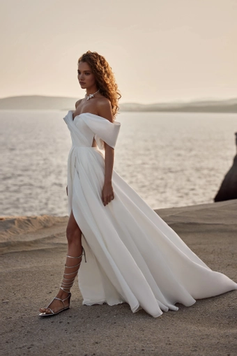 Milla Nova - White and Lace Style #Libertine #0 default frontface vertical thumbnail