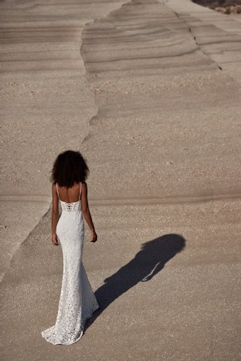 Milla Nova - White and Lace Style #Lindsay #3 default backface vertical thumbnail