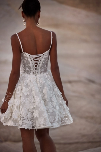 Milla Nova - White and Lace Style #Nemeida #2 default backface vertical thumbnail