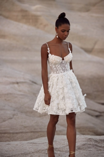 Milla Nova - White and Lace Style #Nemeida #1 frontface vertical thumbnail