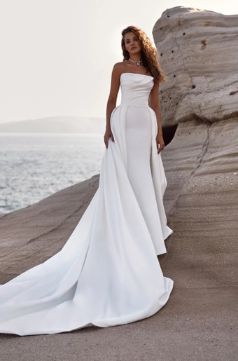 Milla Nova - White and Lace Style #Olimpia #1 frontface vertical thumbnail