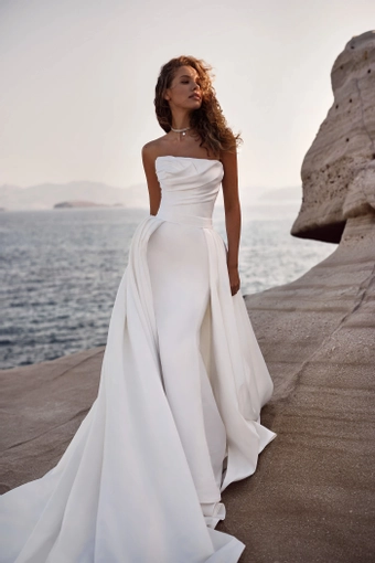 Milla Nova - White and Lace Style #Olimpia #2 frontface vertical thumbnail