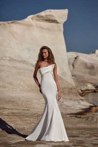 Milla Nova - White and Lace Style #Omnia #0 default frontface vertical thumbnail