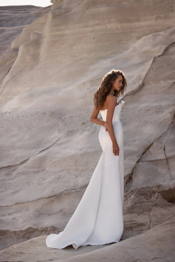 Milla Nova - White and Lace Style #Paloma #1 default backface vertical thumbnail