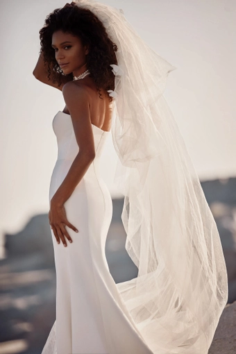 Milla Nova - White and Lace Style #Riley #6 backface vertical cropped thumbnail