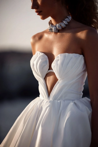 Milla Nova - White and Lace Style #Shantal #6 frontface vertical cropped thumbnail