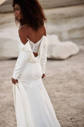 Milla Nova - White and Lace Style #Sofia #4 backface vertical cropped thumbnail
